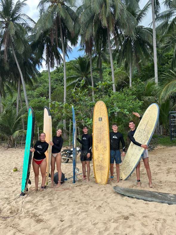 Surf trip in paradise - Image 4